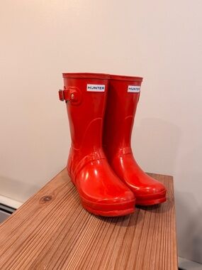Hunter Bright Red Glossy Short Rain Boots